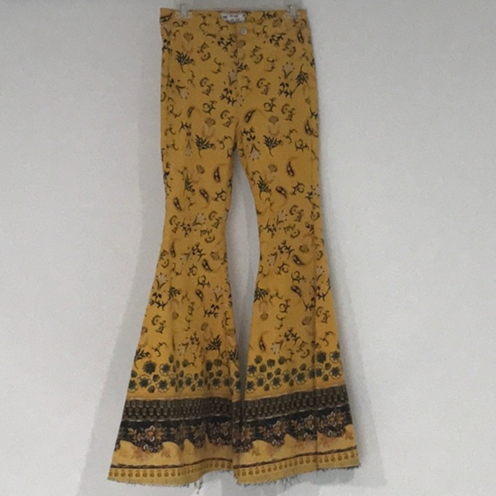 NWOT Free People Just Float On Flare Jeans Yellow - Picture 2 of 3